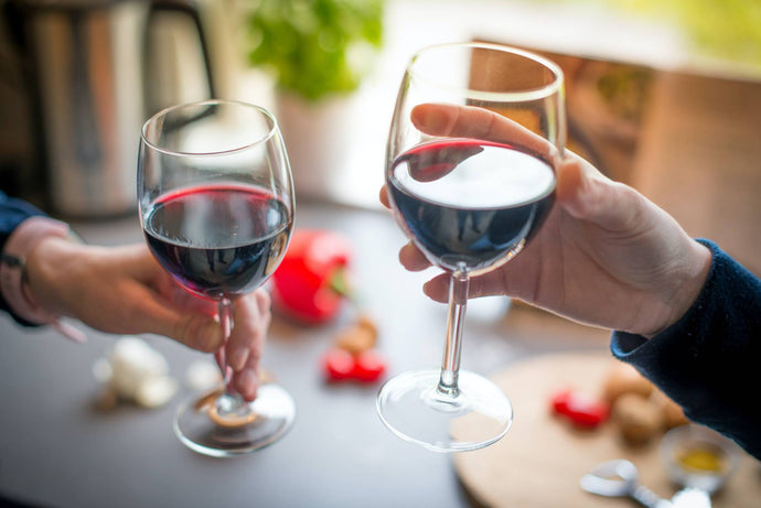 STUDIU: Vinul roșu dezalcoolizat este mai sănătos decât cel cu alcool
